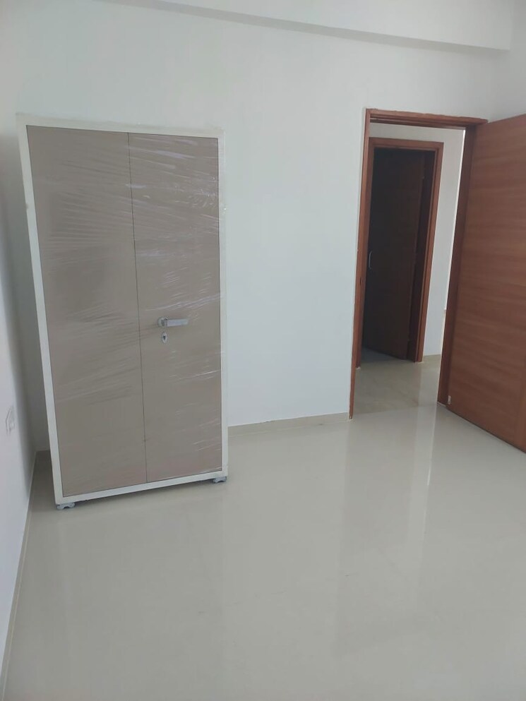 Room, omaxe-lake 3 Bedroom 1950 Sq.Ft. Apartment In North Mullanpur Chandigarh 8279058