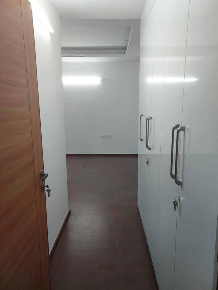 Bathroom, omaxe-lake 3 Bedroom 1950 Sq.Ft. Apartment In North Mullanpur Chandigarh 8279058