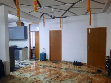 Room in 3 BHK Builder Floor at Niti Khand – for Rent