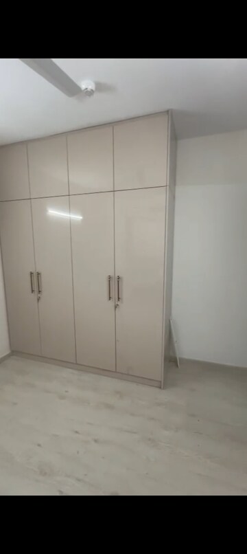 Room in 4 BHK Apartment at Shapoorji Pallonji Joyville Phase 2, Sector 102 – for Rent