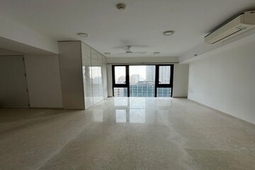 Room in 5 BHK Apartment at Lodha The Park, Worli – for Rent