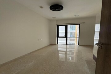 Room in 5 BHK Apartment at Lodha The Park, Worli – for Rent