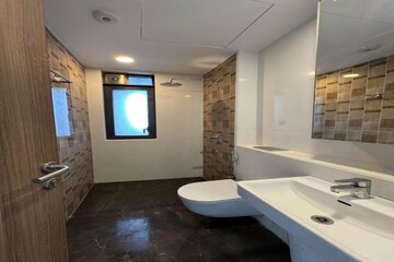 Team Area in 5 BHK Apartment at Lodha The Park, Worli – for Rent