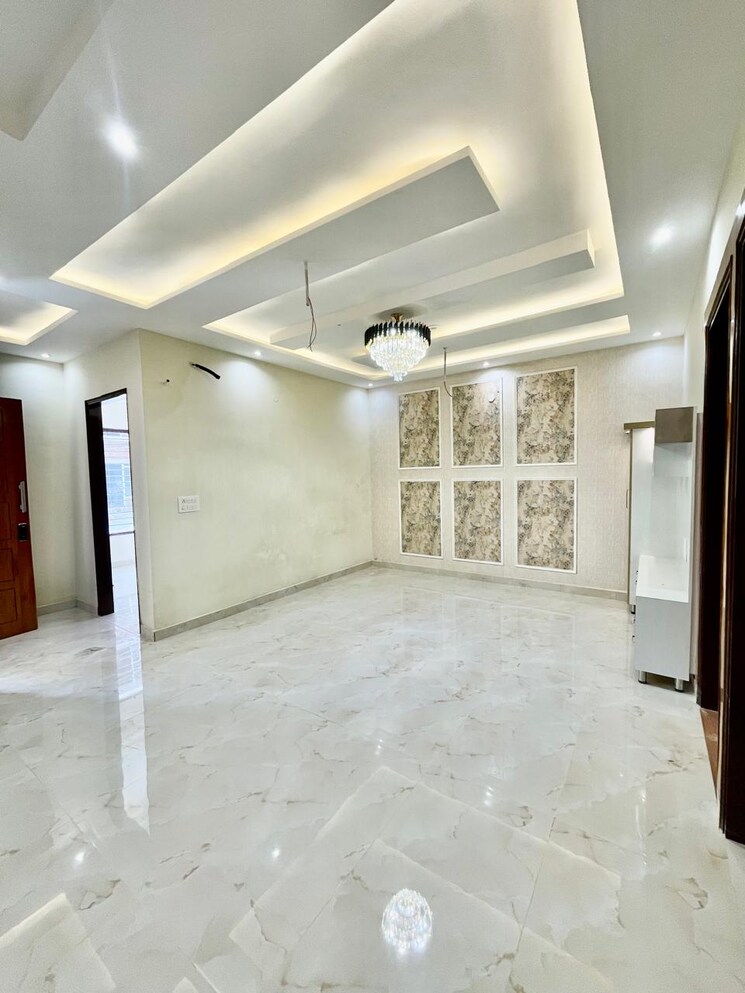 Living Room, bptp-parkland-pride 3 Bedroom 250 Sq.Yd. Builder Floor In Sector 77 Faridabad 8279387