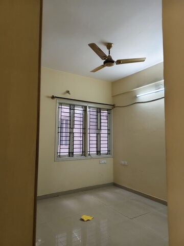 Room in 3 BHK Apartment at Halasuru – for Rent