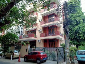 1 RK Builder Floor – Exterior View View at Defence Colony - for Rent