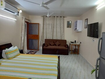 Bedroom in 1 RK Builder Floor at Defence Colony – for Rent
