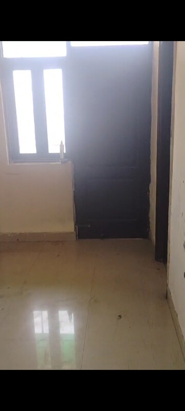 Room in 3 BHK Apartment at Shree Energy Classic Residency, Raj Nagar Extension – for Rent