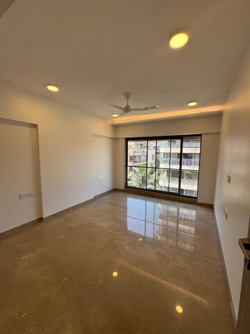 Room in 3 BHK Apartment at Rustomjee Le Reve, Khar West – for Rent