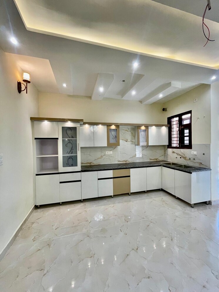 Kitchen, parklands 3 Bedroom 250 Sq.Yd. Builder Floor In Sector 85 Faridabad 8279509