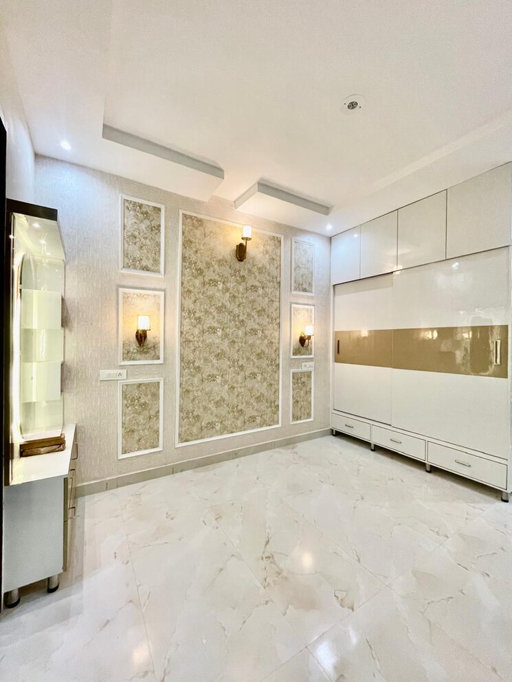 undefined, parklands 3 Bedroom 250 Sq.Yd. Builder Floor In Sector 85 Faridabad 8279509