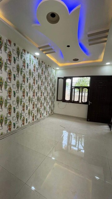 Bedroom in 3 BHK Independent House at Jankipuram Extension – for Sale
