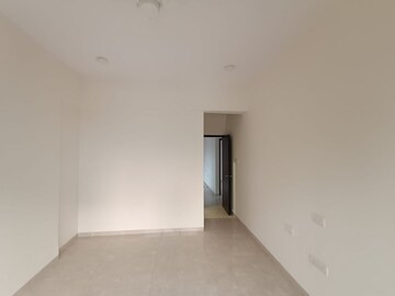 Room in 3 BHK Apartment at Bandra West – for Rent
