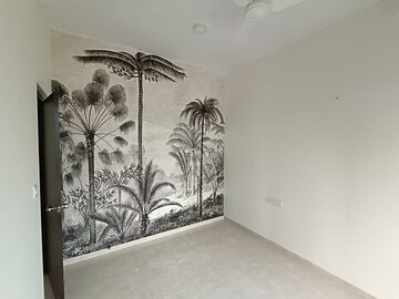 Room in 3 BHK Apartment at Bandra West – for Rent