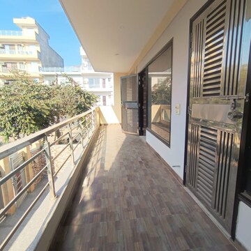 Balcony in 3 BHK Builder Floor at Sector 52 – for Rent