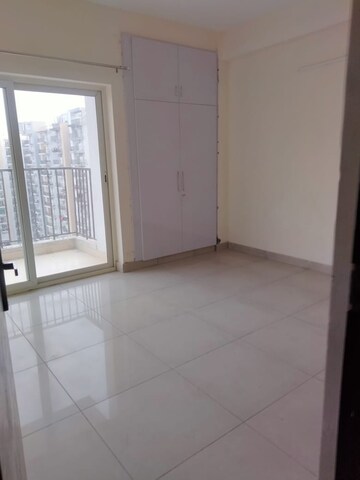 Room in 3.5 BHK Villa at Stellar 135, Sector 135 – for Rent