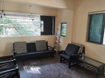 1 BHK Apartment For Rent in Khar West