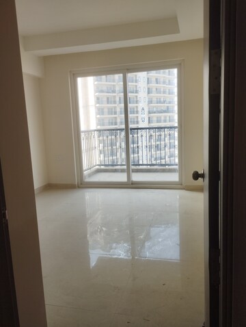 Room in 2 BHK Apartment at M3M Woodshire, Sector 107 – for Rent