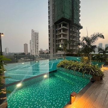 Swimming Pool in 1 BHK Apartment at Matunga East – for Rent