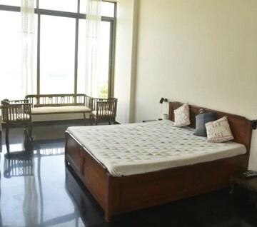 Bedroom in 6 BHK Apartment at Lake Home, Powai – for Rent