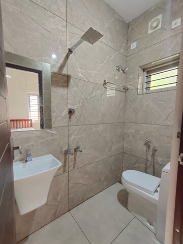 Attached Bathroom in 1.5 BHK Apartment at Kochangadi – for Rent