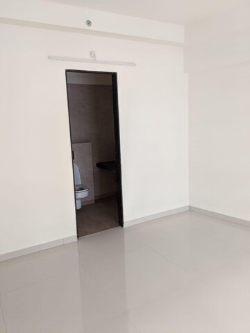 Room in 2 BHK Apartment at Godrej Prime, Chembur – for Rent