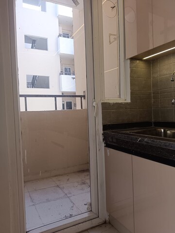 Room in 2 BHK Apartment at Amrapali Golf Homes, Sector 4, Greater Noida – for Rent