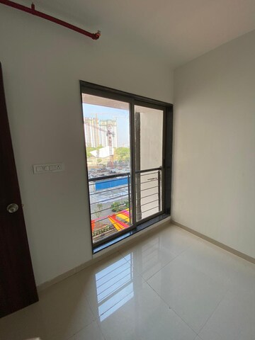 Room in 2 BHK Apartment at Runwal Palm, Kolshet – for Sale