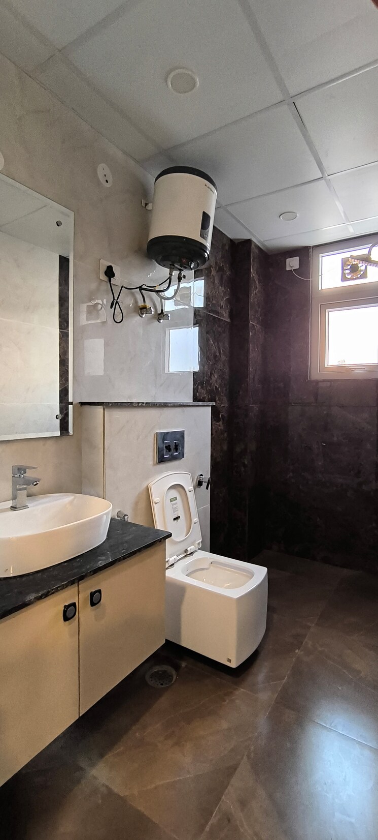 Bathroom, bptp-amstoria-country-floor 3 Bedroom 1620 Sq.Ft. Builder Floor In Sector 102 Gurgaon 8280051
