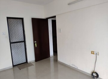 Room in 2 BHK Apartment at Andheri West – for Rent