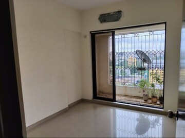 Room in 2 BHK Apartment at Andheri West – for Rent