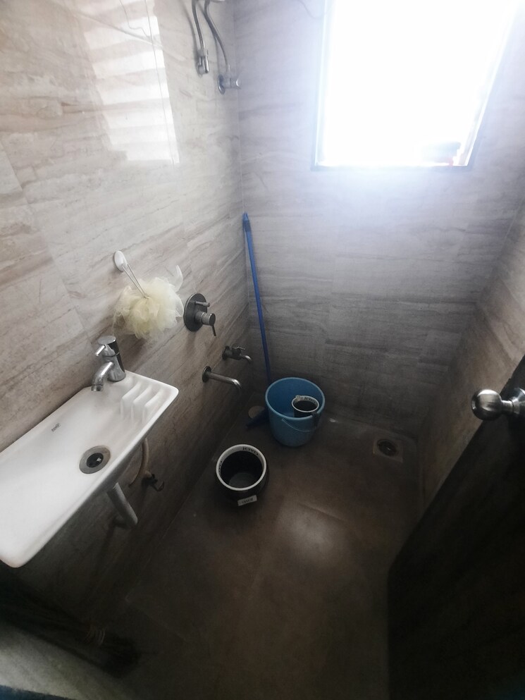Bathroom, squarefeet-joy-square Studio 310 Sq.Ft. Apartment In Kasarvadavali Thane 8280382