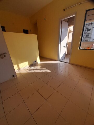 Room in 1 BHK Apartment at Bengal Ambuja Upohar, Em Bypass – for Sale