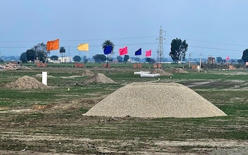 Industrial Plot For Sale in Noorwala