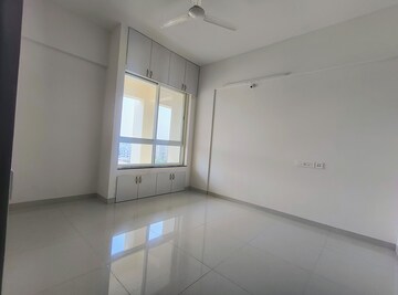 Room in 2 BHK Apartment at Nyati Elan, Wagholi – for Rent
