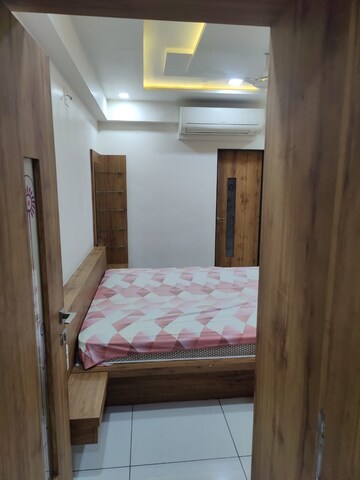 Bedroom in 3 BHK Apartment at Vaishnodevi Circle – for Rent