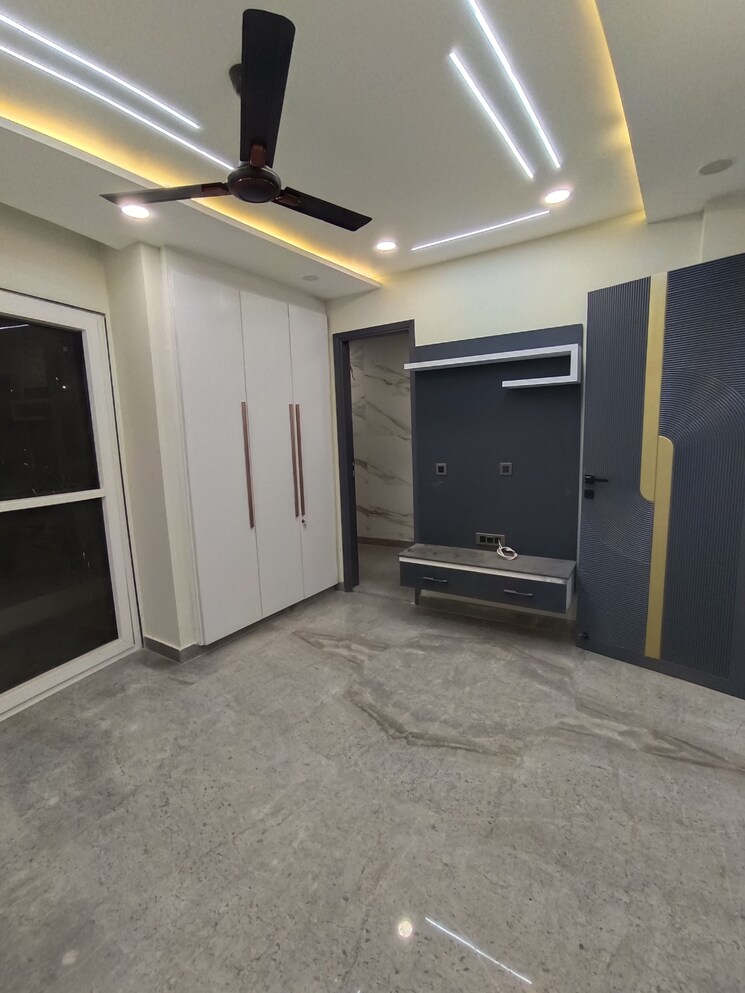 Room, mansarover garden 3 Bedroom 135 Sq.Yd. Builder Floor In Mansarover Garden Delhi 8281301