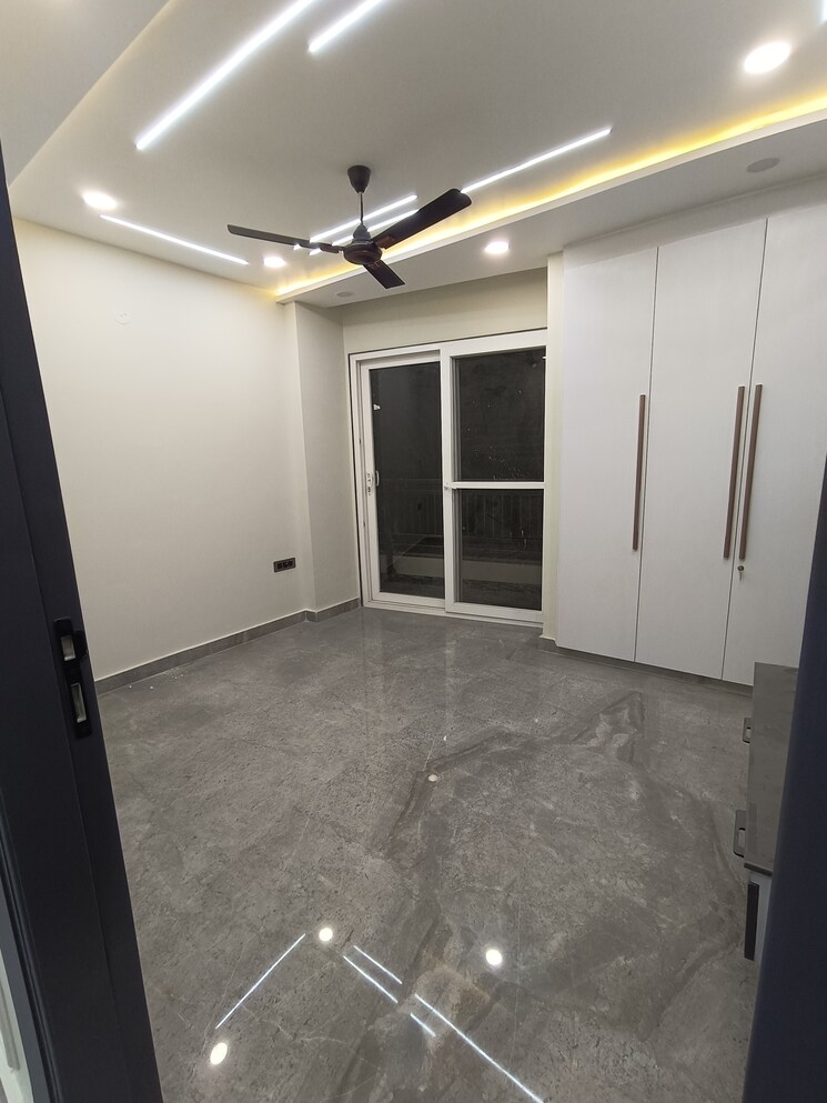 Room, mansarover garden 3 Bedroom 135 Sq.Yd. Builder Floor In Mansarover Garden Delhi 8281301