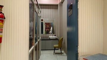 Balcony in  Shop at Kankaria Road – for Rent