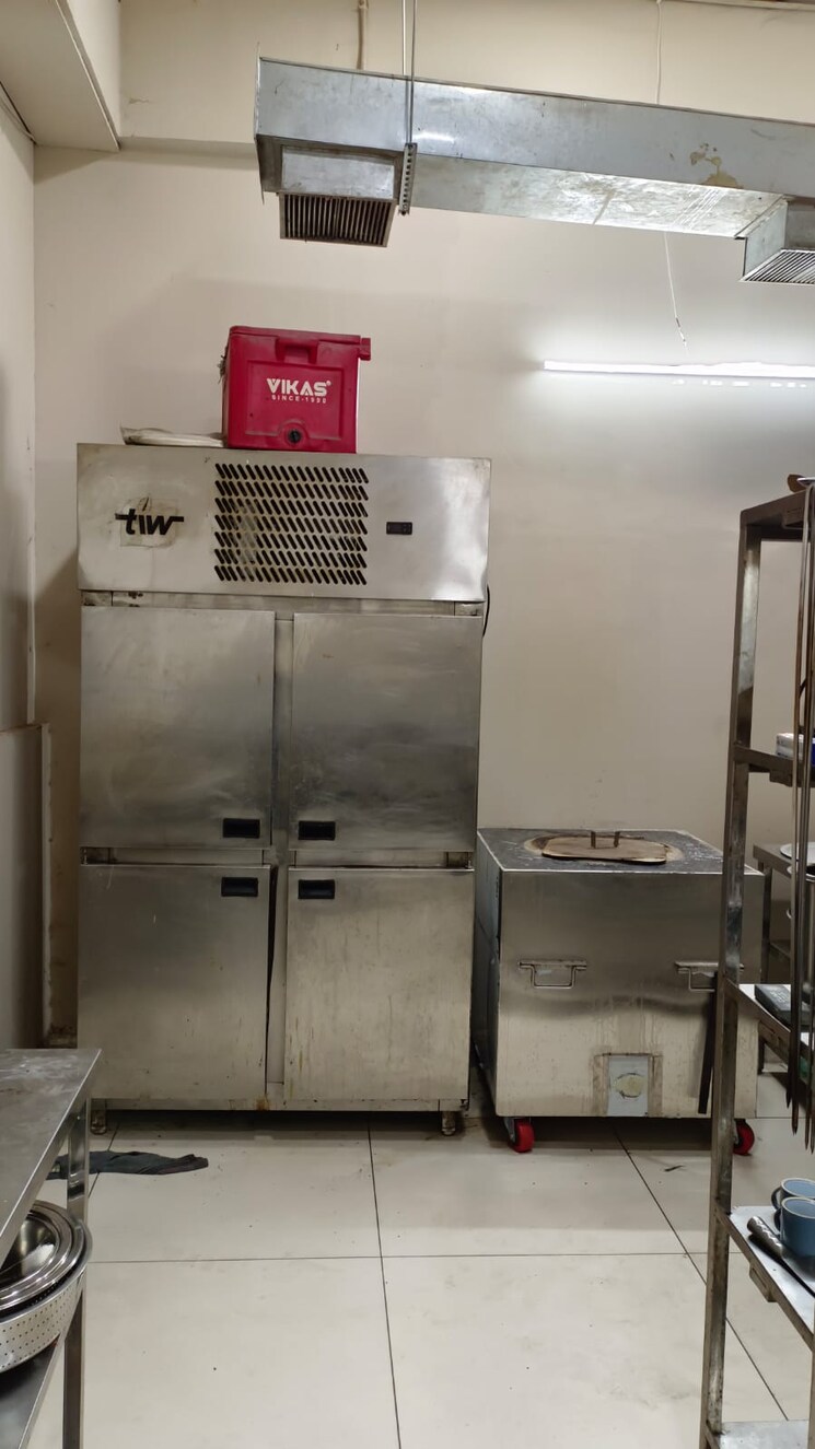 undefined, kankaria road Commercial Shop 3620 Sq.Ft. In Kankaria Road Ahmedabad 8281241