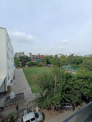 Master Bedroom in 3 BHK Builder Floor at Paschim Vihar – for Rent