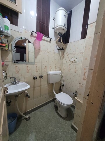 Attached Bathroom in 2 BHK Builder Floor at Dilshad Colony – for Sale