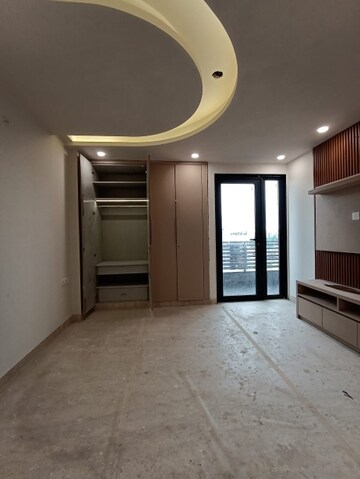 Room in 3 BHK Builder Floor at Paschim Vihar – for Rent