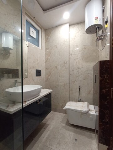 Bathroom in 3 BHK Builder Floor at Paschim Vihar – for Rent