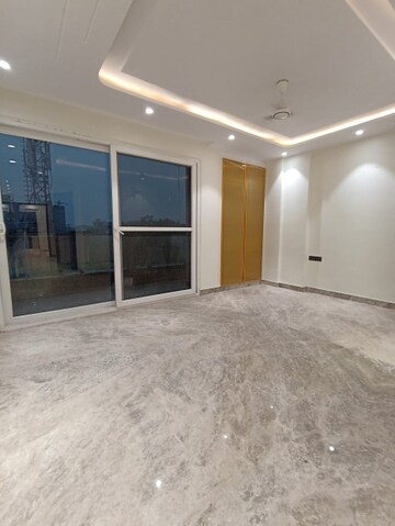 Room in 3 BHK Builder Floor at Paschim Vihar – for Rent