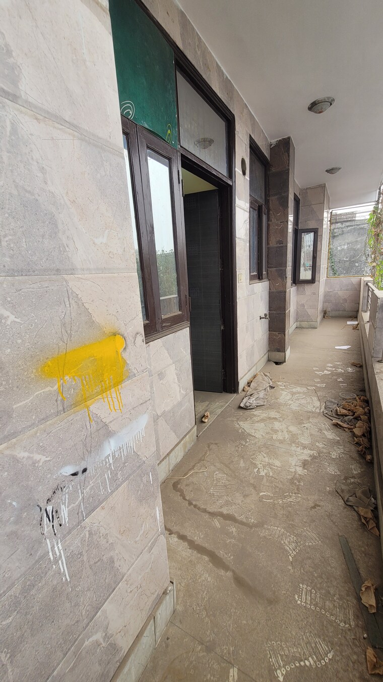 Balcony, dilshad colony 3 Bedroom 1200 Sq.Ft. Builder Floor In Dilshad Colony Delhi 8281483