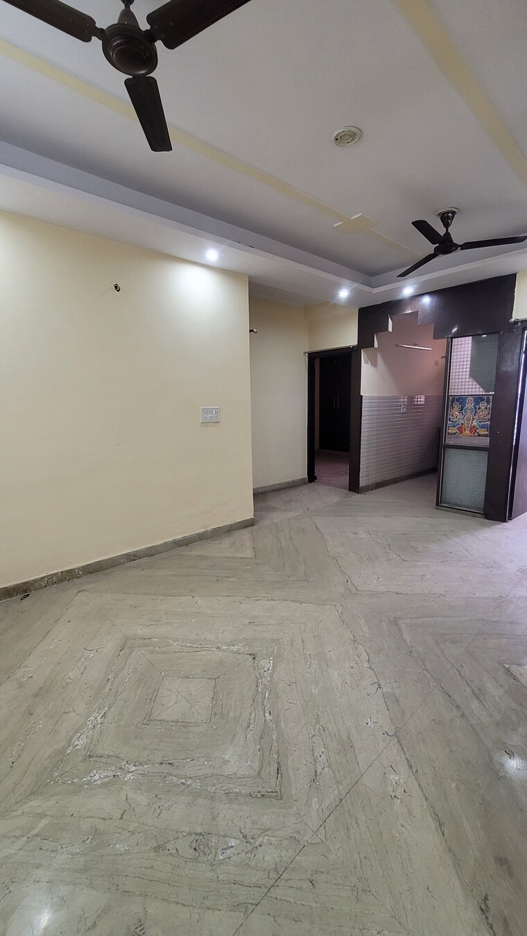 Living Room, dilshad colony 3 Bedroom 1200 Sq.Ft. Builder Floor In Dilshad Colony Delhi 8281483