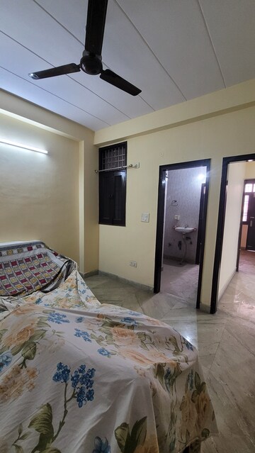 Attached Bathroom in 3 BHK Builder Floor at Dilshad Colony – for Sale