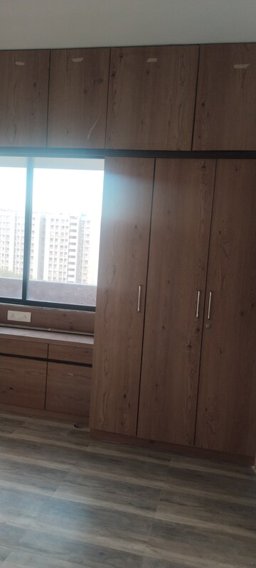 Furnished Amenities in 2 BHK Apartment at Shela – for Rent