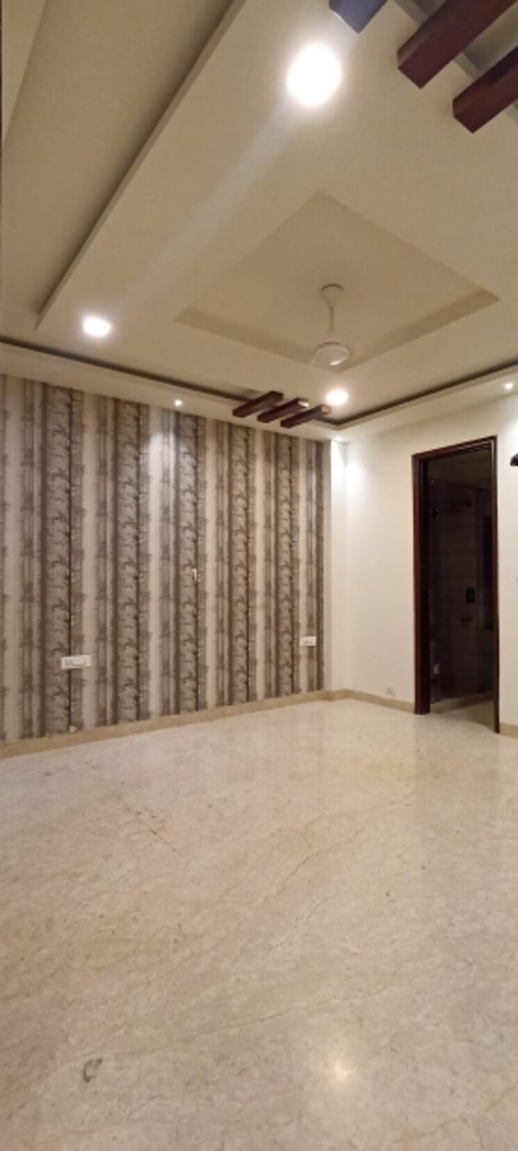 Room, paschim vihar 3 Bedroom 1600 Sq.Ft. Builder Floor In Paschim Vihar Delhi 8281511